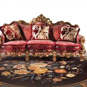 Яркая мягкая мебель с богатой отделкой