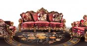 Яркая мягкая мебель с богатой отделкой