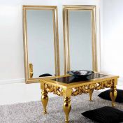 Журнальный столик и большие зеркала для гостиной