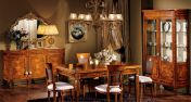 Ансамбль для гостиной-столовой из натурального дерева