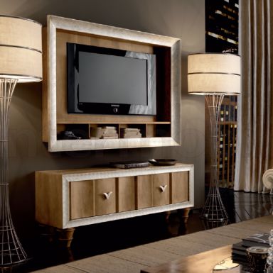 Торшер с оригинальной ножкой