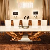 Обеденный стол