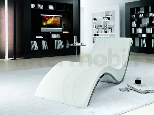 Белая кушетка для гостиной комнаты.