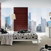 Белая спальня для деловой и активной женщины