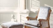 Белоснежное кресло с пуфом от Bazzi.
