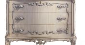 Белый комод с позолоченной резьбой Jumbo.