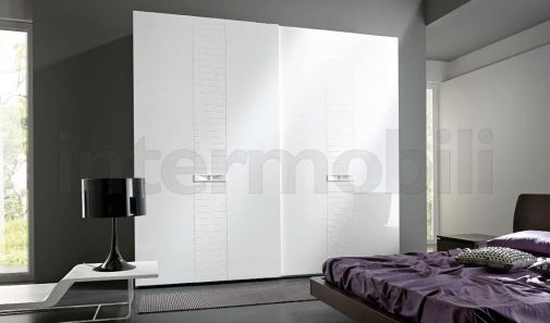 Белый платяной шкаф из коллекции SESTANTE с раздвижными створками