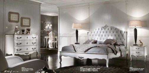 Большая кровать в светлом тоне