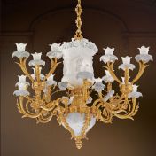 Большая потолочная люстра с семнадцатью лампами