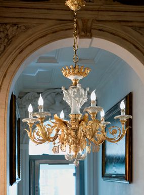 Большая потолочная люстра от F.B.A.I.