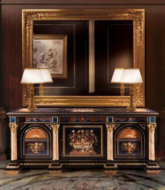 Большое зеркало и комод с тремя дверцами Bazzi.