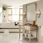 Большой комплект для ванной комнаты в светлой отделке