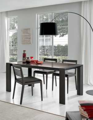 Большой прямоугольный стол