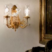 Бра с двумя лампами в классическом стиле