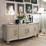Буфет в кремовой гамме