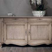 Буфет из натурального дерева