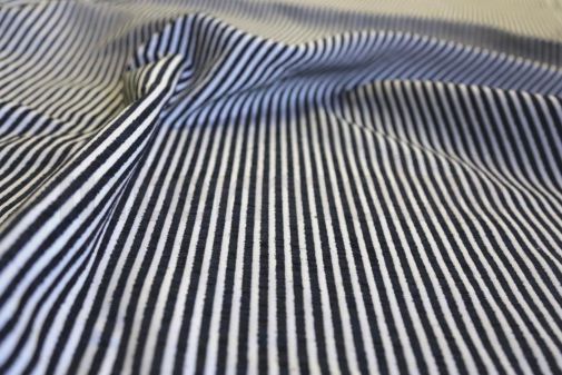 Ткань в черно-белую полоску от фабрики Fischbacher