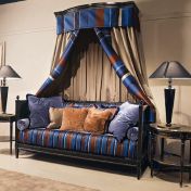 Диван-кровать для спальной комнаты.