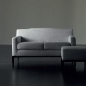 Диван двухместный в обивке из ткани Kelly