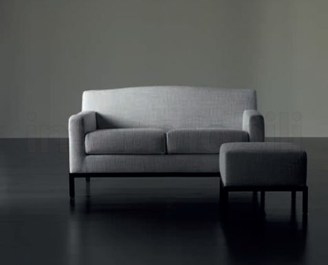 Диван двухместный в обивке из ткани Kelly