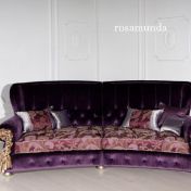 Диван для классической гостиной.