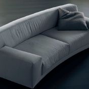 Диван двухместный в обивке из ткани Freeman