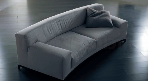 Диван двухместный в обивке из ткани Freeman