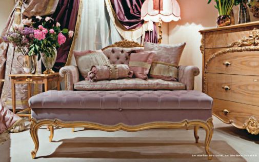 Диван и мягкая скамья из Prestige коллекции.