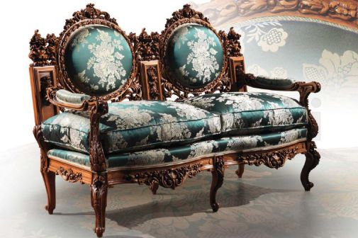 Диван интересной формы от Bazzi.