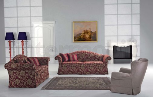 Диван с мягкой обивкой