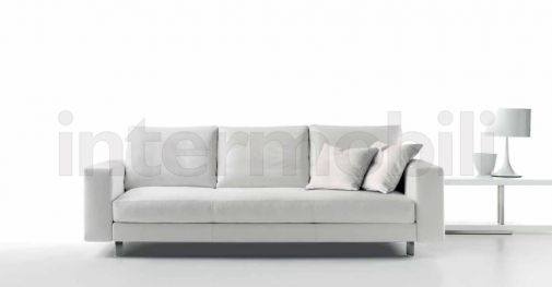 Диван светлого оттенка