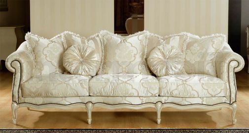 Диван TRADITIONAL на фигурных ножках