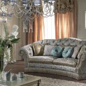 Диван в классическом стиле из коллекции Noor