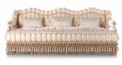 Диван в светлых тонах коллекции Canova
