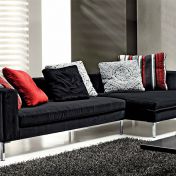 Диваны Delon на высоких хромированных ножках