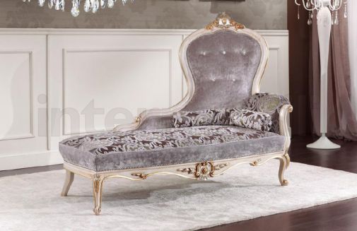 Дормез жемчужного оттенка.