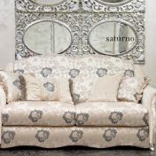 Двухместный мягкий диван.