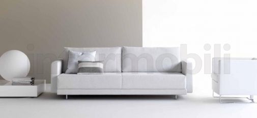 Двухместный белый диван