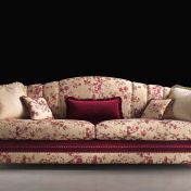 Двухместный диван PUSHKAR из новой коллекции Bedding