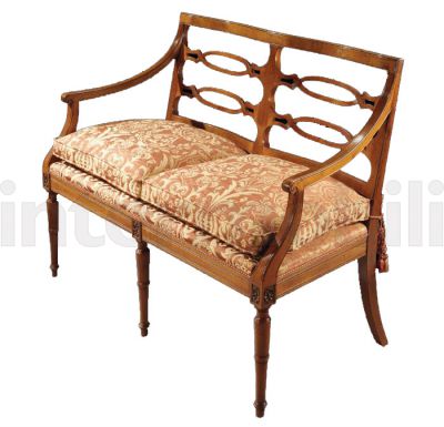 Двухместный диван с подлокотниками