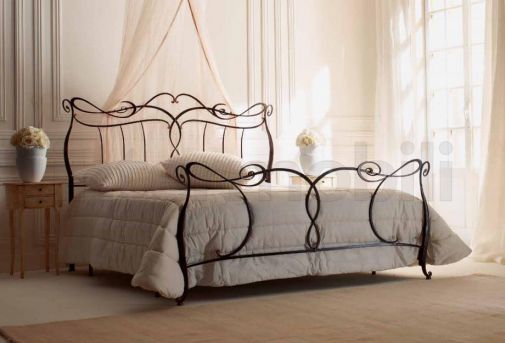 Двухспальная кованая кровать SUSY