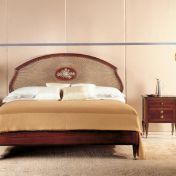 Двухспальная кровать и тумбочки от Medea.