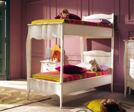 Двухярусная кровать