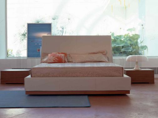 Двуспальная кровать с высоким изголовьем Alto