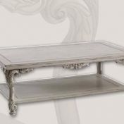 Элегантный кофейный столик итальянской коллекции.