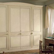 Элегантный платяной шкаф Sirio из коллекции Meridian