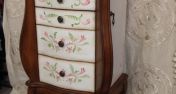Небольшой комод
