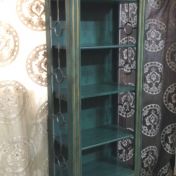 Стеллаж с ажурными деталями