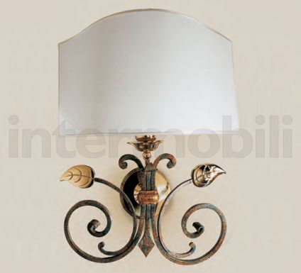 Настенный светильник с виньетками