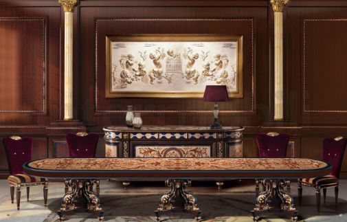 Гарнитур для столовой в глубоких оттенках.